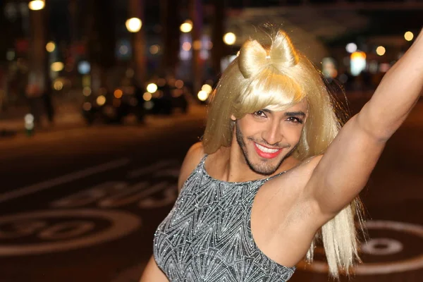 거리에서 트랜스젠더 여성의 — 스톡 사진