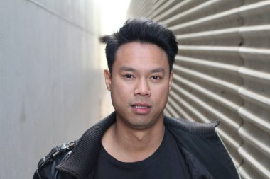 yakışıklı bir genç Asyalı adam portresi