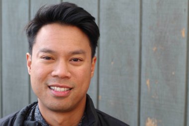 yakışıklı bir genç Asyalı adam portresi