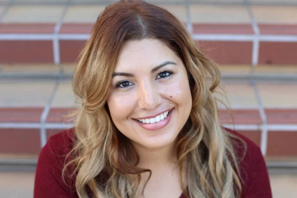 Portrait Young Hispanic Female Smiling — Stok fotoğraf