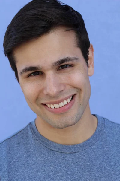 Primer Plano Retrato Joven Guapo Ropa Casual Delante Pared Azul —  Fotos de Stock