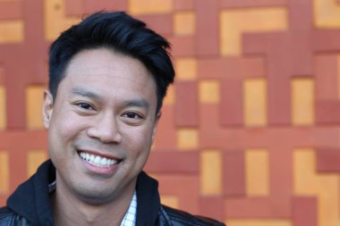 yakışıklı bir genç Asyalı adam portresi