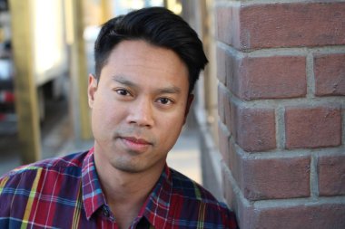 yakışıklı bir genç Asyalı adam portresi