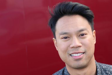 yakışıklı bir genç Asyalı adam portresi