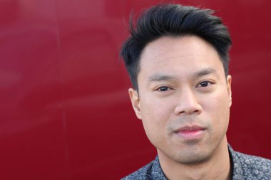 yakışıklı bir genç Asyalı adam portresi