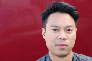 yakışıklı bir genç Asyalı adam portresi