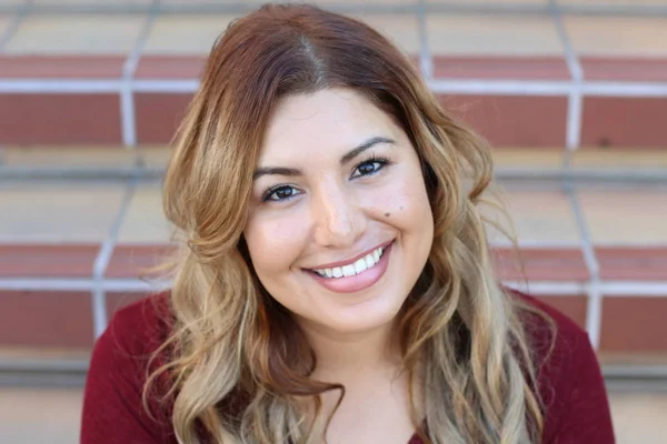 Portrait Young Hispanic Female Smiling — Stok fotoğraf