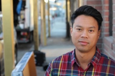 yakışıklı bir genç Asyalı adam portresi