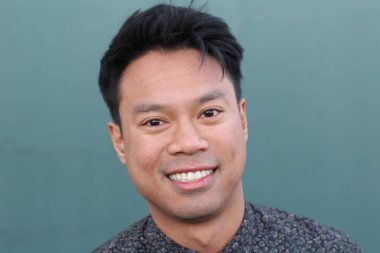 yakışıklı bir genç Asyalı adam portresi