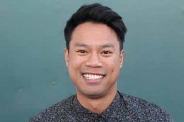 yakışıklı bir genç Asyalı adam portresi