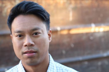 yakışıklı bir genç Asyalı adam portresi