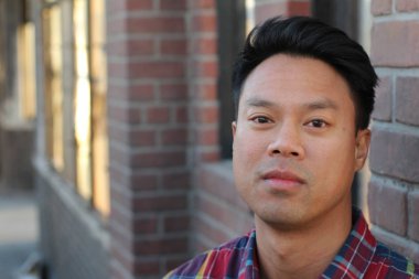 yakışıklı bir genç Asyalı adam portresi