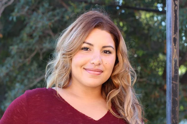 Portrait Young Hispanic Female Standing Outdoors — Stok fotoğraf