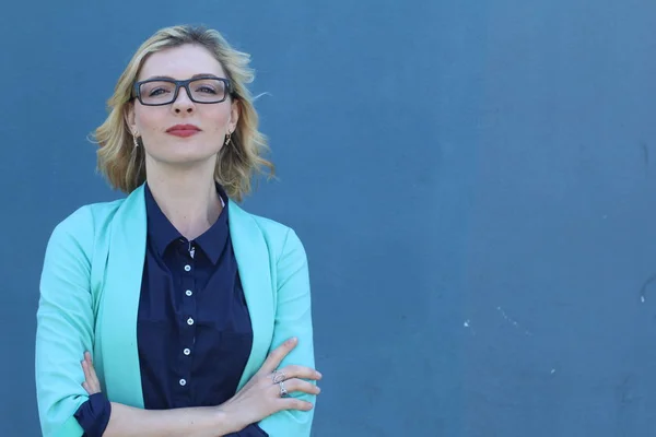 Retrato Cerca Mujer Negocios Feliz Con Gafas Con Espacio Para — Foto de Stock