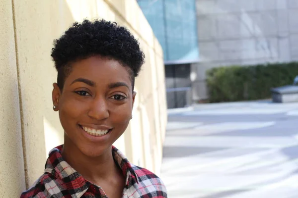 Närbild Afroamerikanska College Kvinnliga Student Campus — Stockfoto