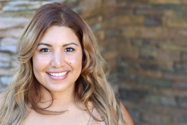 Portrait Young Hispanic Female Smiling — Stok fotoğraf