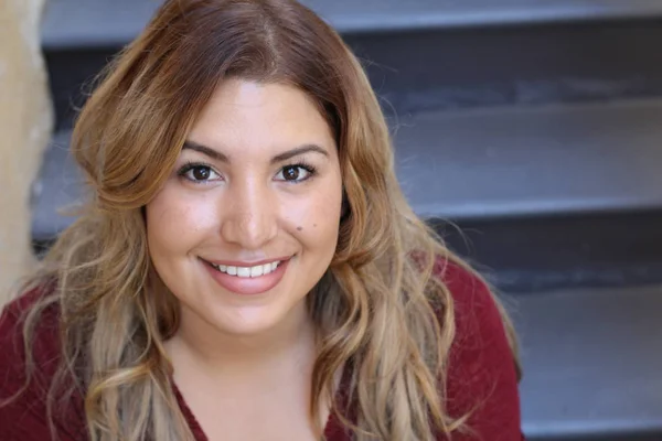 Portrait Young Hispanic Female Smiling — Stok fotoğraf