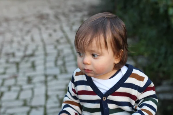 Buiten Portret Van Een Jaar Oude Baby — Stockfoto