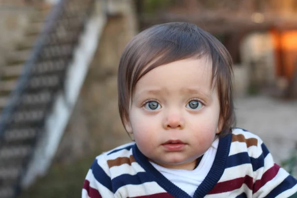 1歳児の屋外肖像画 — ストック写真