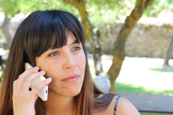 Portrait Beauty Brunette Woman Sitting Cafe Talking Phone Summer Park — Stok fotoğraf