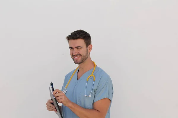 Retrato Joven Enfermero Con Estetoscopio Sonriendo Con Espacio Para Copiar — Foto de Stock