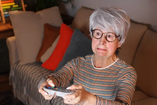 Close Portrait Beautiful Mature Woman Playing Video Games Gamepad Home — Stock Photo, Image