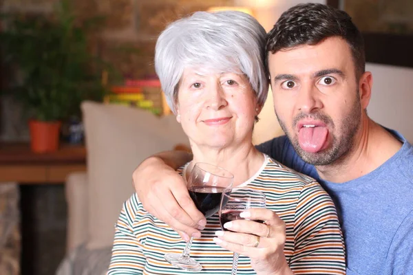 Casal Com Uma Diferença Idade Considerável — Fotografia de Stock