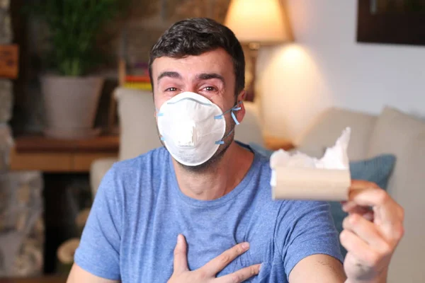 Close Retrato Belo Jovem Máscara Protetora Médica Com Rolo Papel — Fotografia de Stock