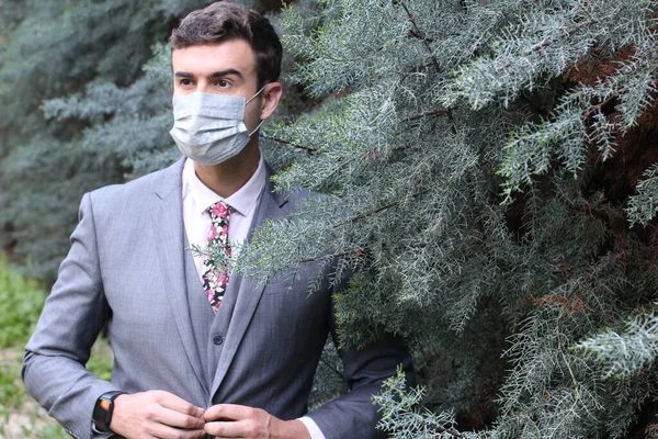 Homme Affaires Mode Portant Masque Respiratoire — Photo