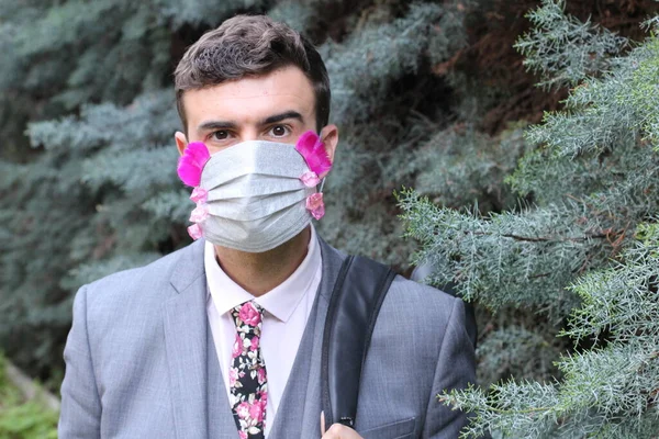 Homme Affaires Mode Portant Masque Respiratoire Excentrique — Photo