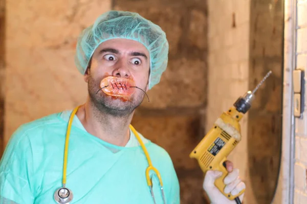 Portrait Gros Plan Médecin Maniaque Dans Des Lunettes Avec Bouche — Photo