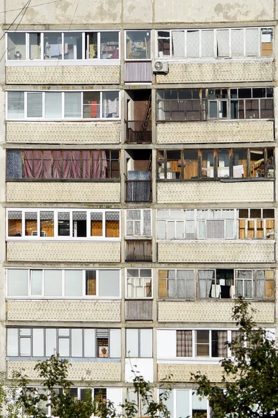 View of the end face of a Russian multi-storey building.