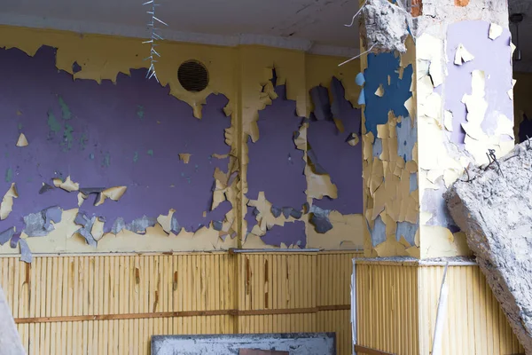 Стіни Пілінговою Фарбою Покинутій Кімнаті — стокове фото