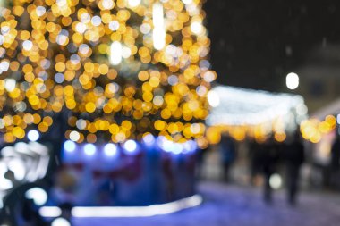 Şenlikli Noel ışıkları, dekorasyonlar, Noel ve yeni yıl arkaplanı, güzel Bokeh.
