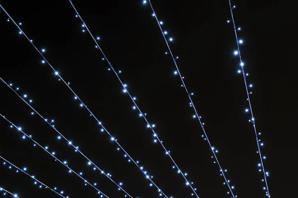 Líneas Festivas Brillantes Luces Parpadeantes Frías Sobre Fondo Negro Fondo — Foto de Stock