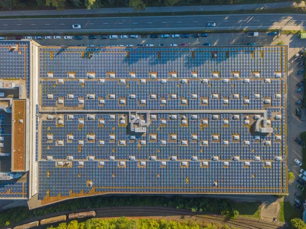 Luftaufnahme Von Solarzellen Auf Dem Dach — Stockfoto