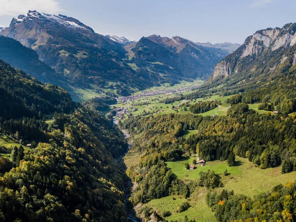 Pemandangan Udara Hutan Dan Area Terbuka Swiss Dari Atas Tenang — Stok Foto