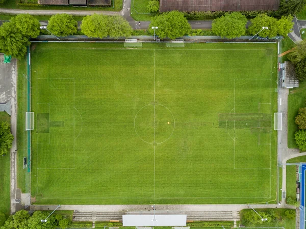ヨーロッパの空のサッカー場の空中ビュー — ストック写真
