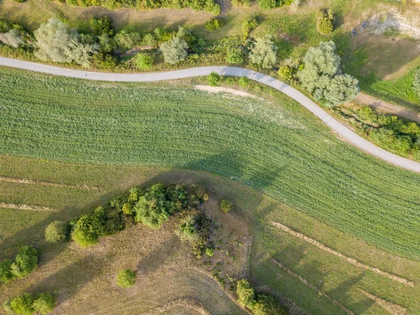 Vista Aérea Estrada Pela Paisagem Rural Com Arbustos — Fotografia de Stock