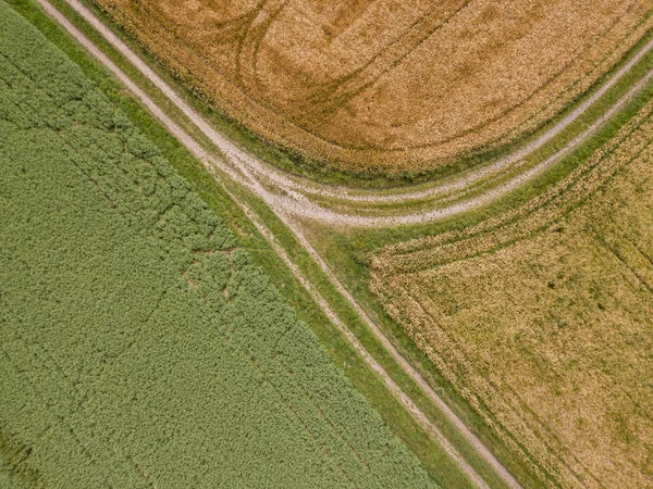 Luftaufnahme Der Straße Durch Felder — Stockfoto