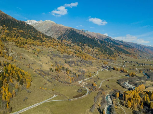 Vista Aérea Carretera Las Montañas Suizas —  Fotos de Stock