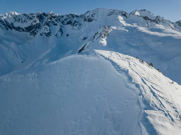 Vista Aérea Pico Montanha Coberto Neve Alpes Suíços — Fotografia de Stock