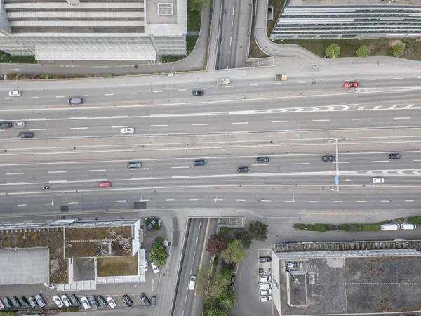 Veduta Aerea Dell Autostrada Attraverso Città — Foto Stock