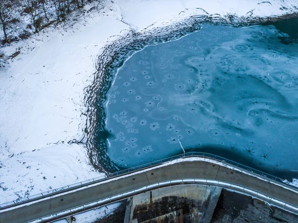 Παγωμένη Λίμνη Εντυπωσιακή Δομή Όπως Νευρικό Δίκτυο — Φωτογραφία Αρχείου