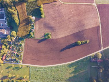 İsviçre 'nin kırsal kesimindeki tarlaların havadan görünüşü