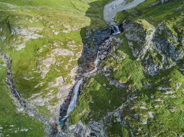 Luftaufnahme Eines Wasserfalls Den Schweizer Bergen — Stockfoto