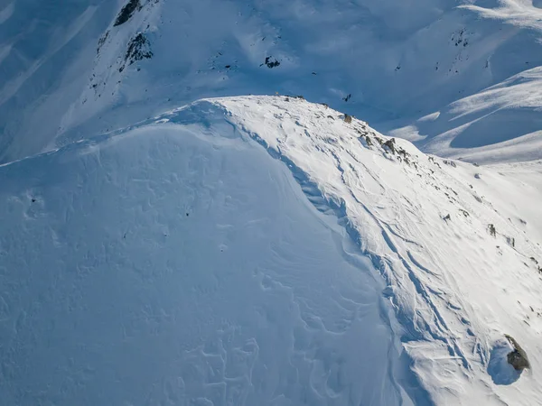 Vista Aérea Pico Montanha Coberto Neve Alpes Suíços — Fotografia de Stock