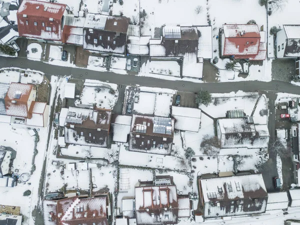 Flygfoto Över Väg Schweiziska Staden Med Snötäckta Tak — Stockfoto