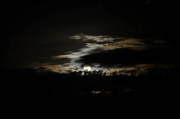 Nubes Dramáticas Puesta Sol Noche Verano — Foto de Stock