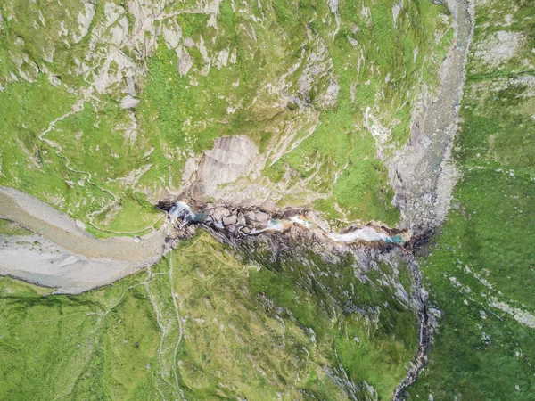 Flygfoto Över Vattenfall Schweiziska Bergen — Stockfoto